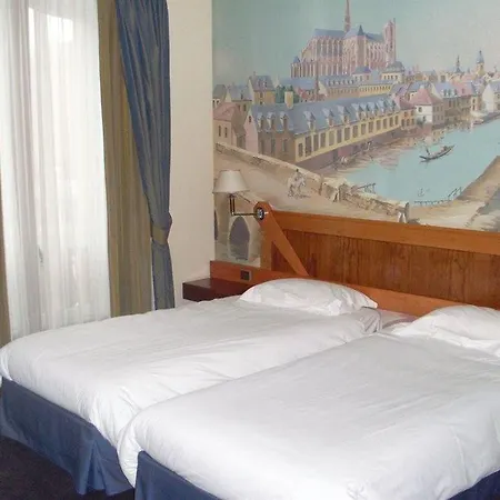 Le Carlton Hotel